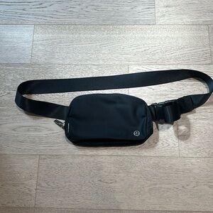 Black lululemon belt bag